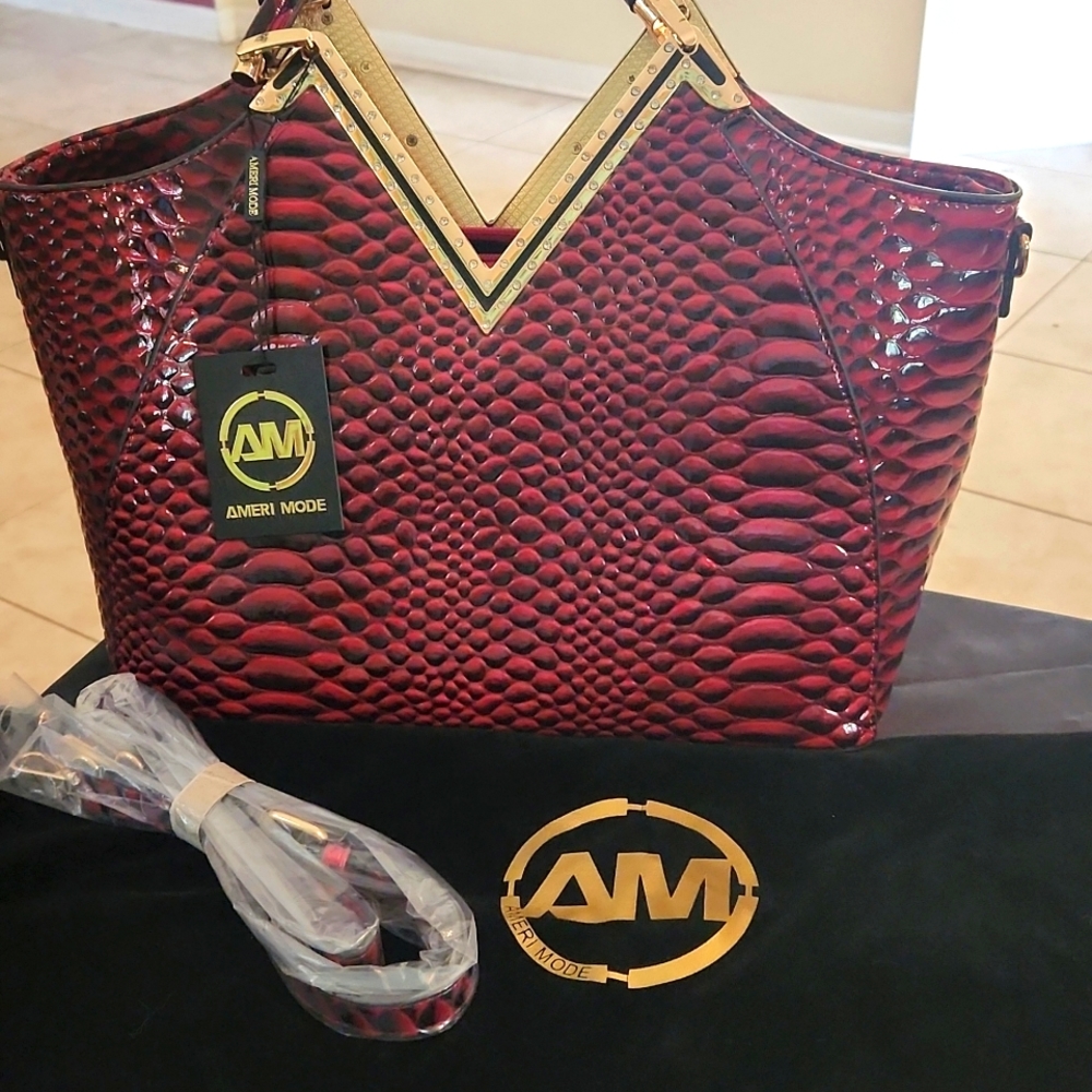 NWT Ameri Mode Purse